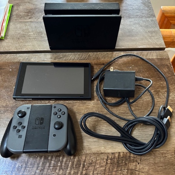 Nintendo Switch Console (Previous Model) - Picture 1 of 2